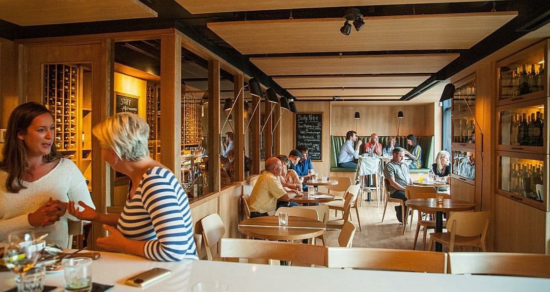 LITTLE_OAK_RESTAURANT_BAR_CANADA